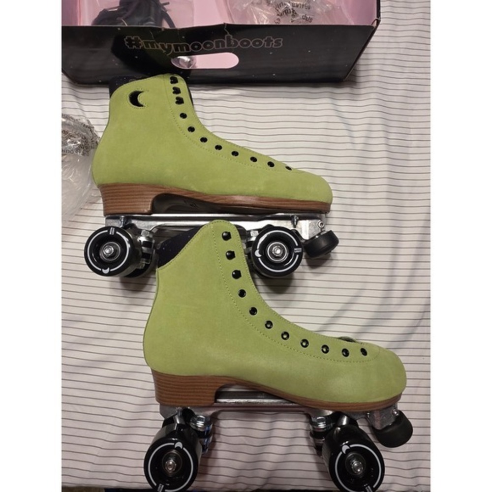 1130 Moonlight Roller Moon Boot Chartreuse Green Suede Roller Skates Mens 11